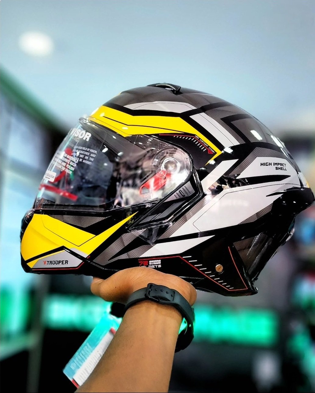 Studds Trooper D2 Flip-Up